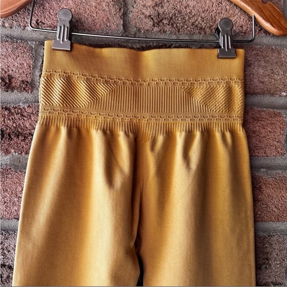 gymshark mustard legging - Picture 2 of 5